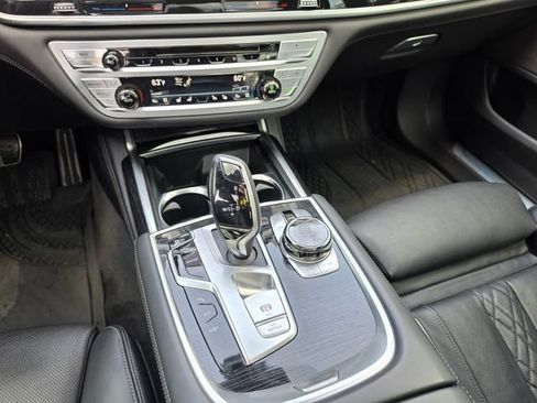 Used 2019 BMW 750i xDrive w/ Executive Package AWD/4WD image 44