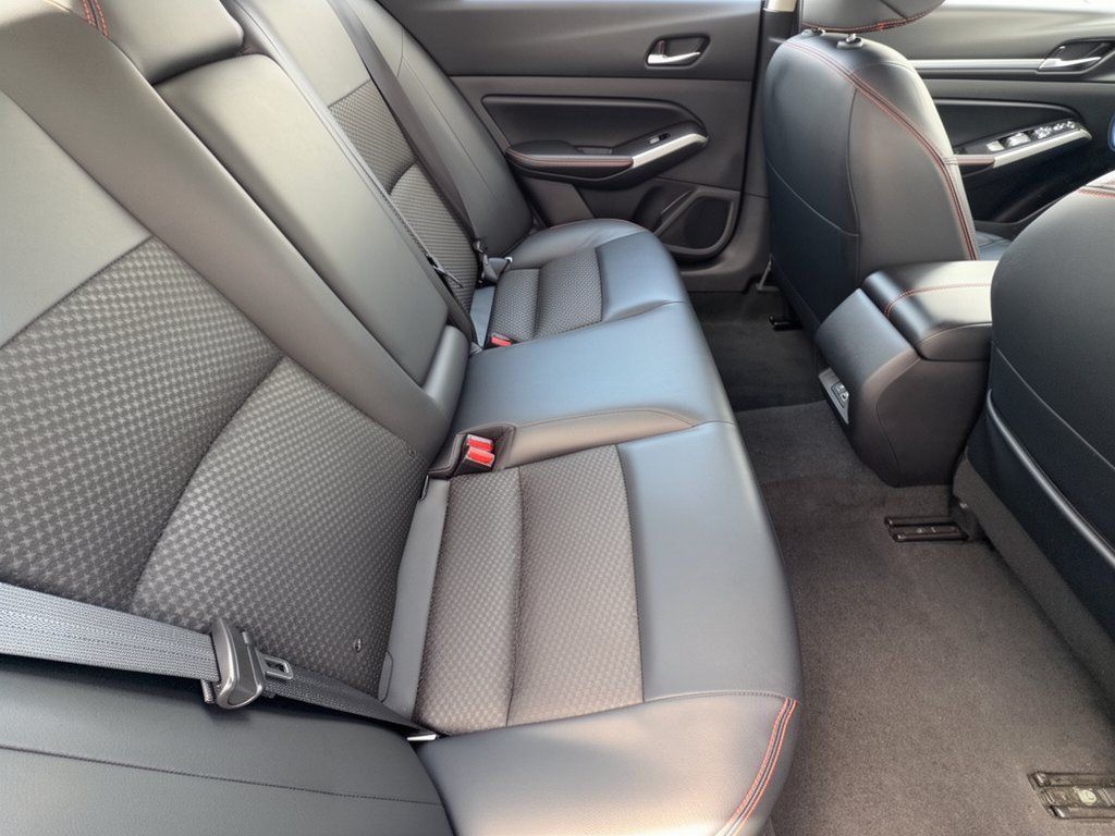 Used 2025 Nissan Altima 2.5 SR FWD image 29