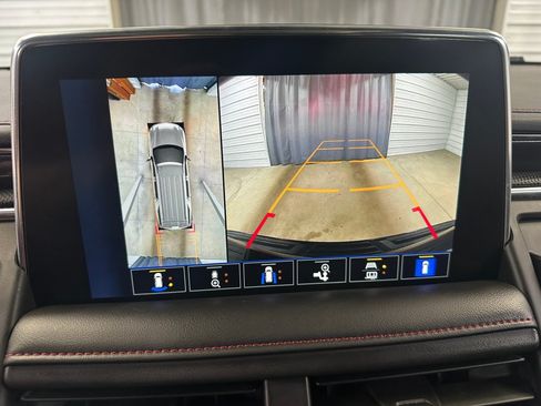 Used 2024 Chevrolet Suburban RST w/ Luxury Package AWD/4WD image 15