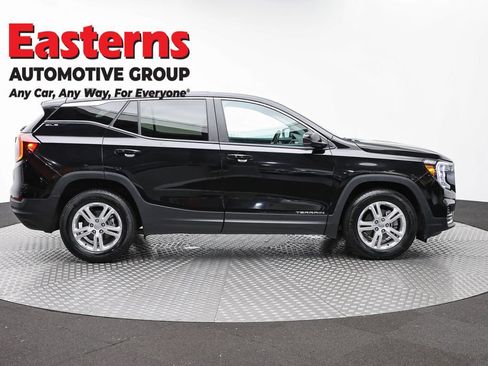 Used 2024 GMC Terrain SLE FWD image 4