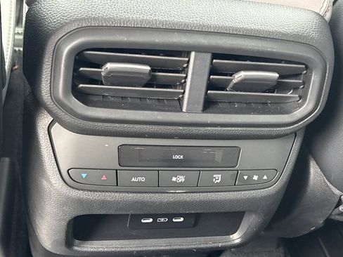 Used 2025 Honda Pilot EX-L image 17