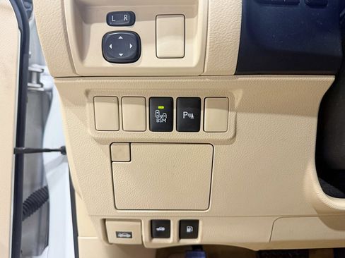 Used 2013 Lexus ES 350 w/ Luxury Pkg image 14