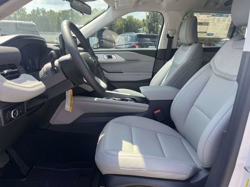 New 2026 Ford Explorer Active w/ Active Comfort Package RWD image 14