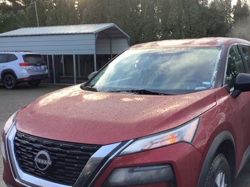 Used 2023 Nissan Rogue S image 1