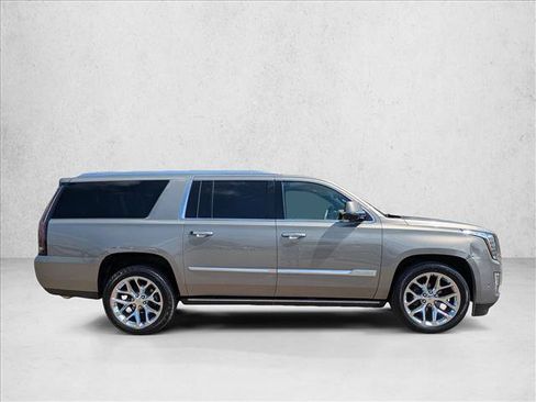 Used 2018 Cadillac Escalade ESV Platinum AWD/4WD image 4