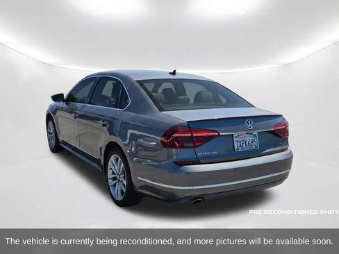 Used 2017 Volkswagen Passat 1.8T SEL Premium FWD image 8