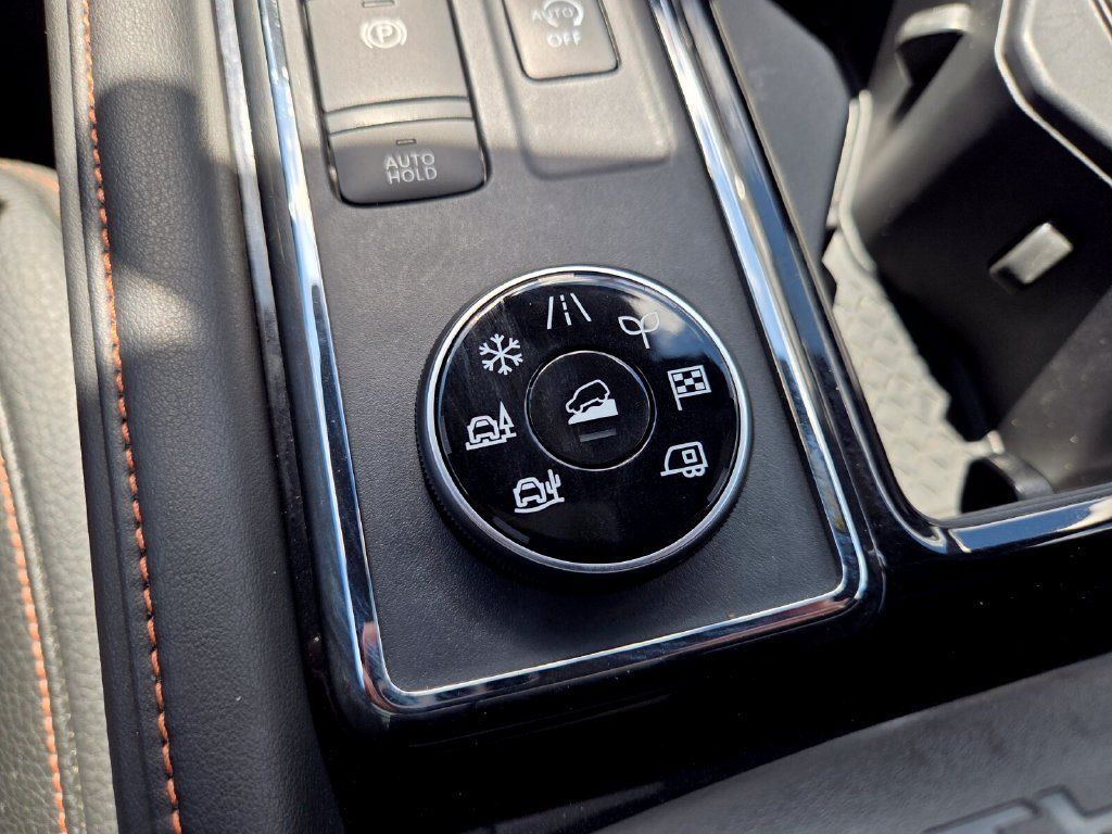 Used 2024 Nissan Pathfinder Rock Creek AWD/4WD image 27