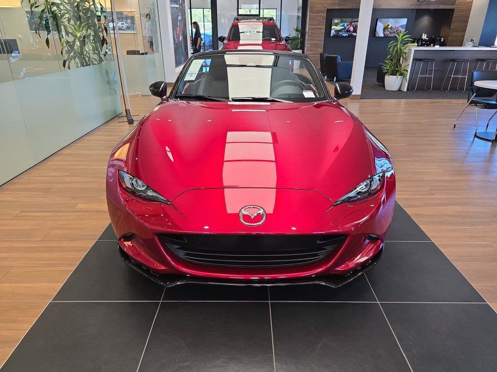 New 2026 MAZDA MX-5 Miata Club w/ Interior Package RWD image 7
