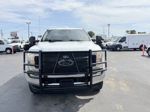 Used 2017 Ford F250 XL w/ Power Equipment Group AWD/4WD image 3