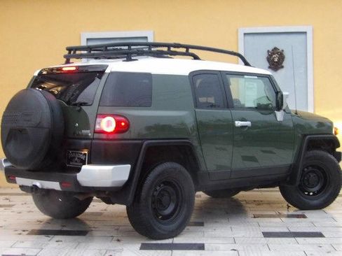 Used 2014 Toyota FJ Cruiser 4WD image 2