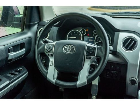 Used 2017 Toyota Tundra SR5 w/ SR5 Upgrade Package AWD/4WD image 20