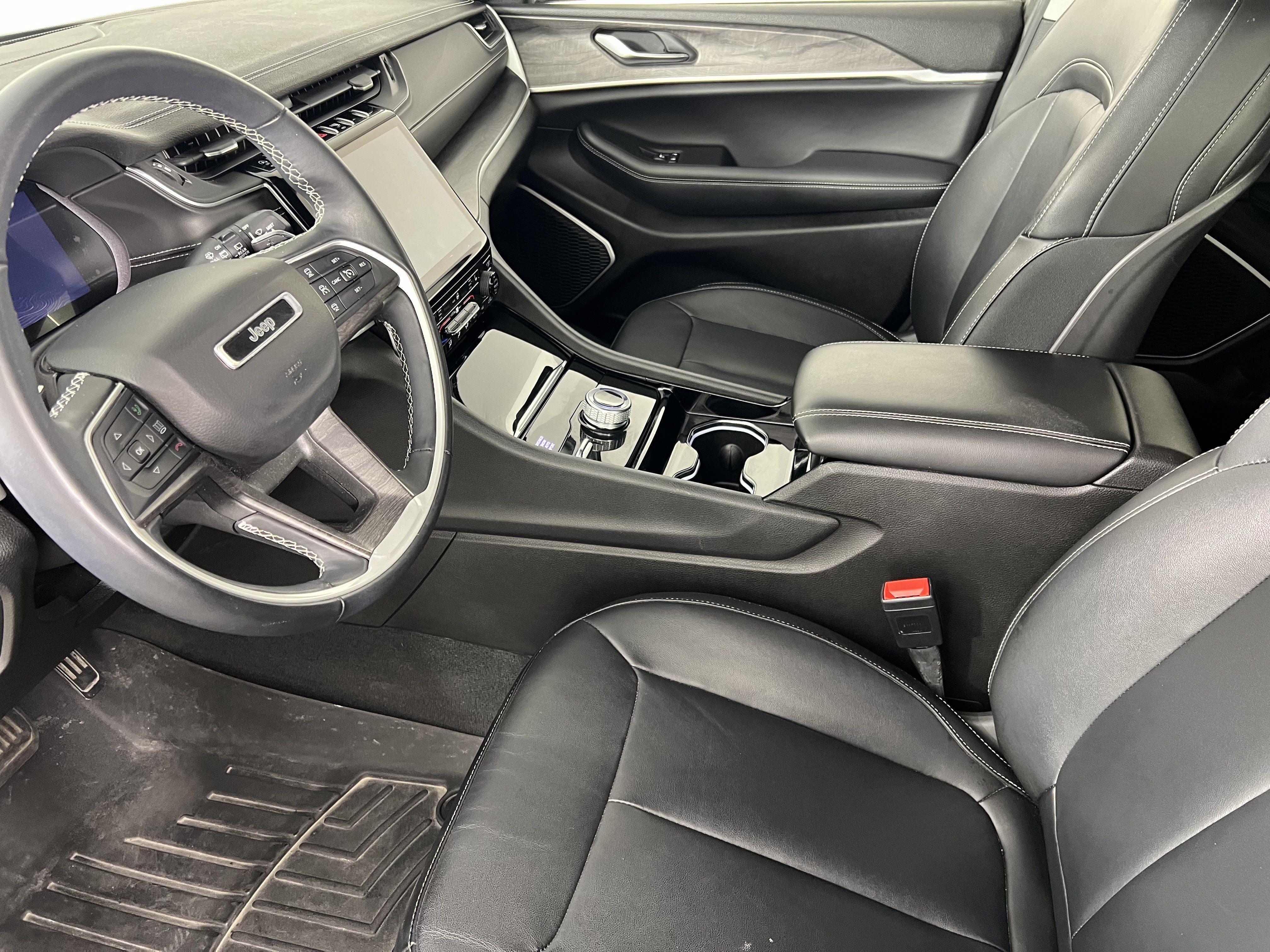 Used 2021 Jeep Grand Cherokee L Limited AWD/4WD image 4