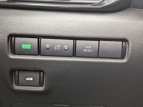 Used 2021 Nissan Sentra SV FWD image 19