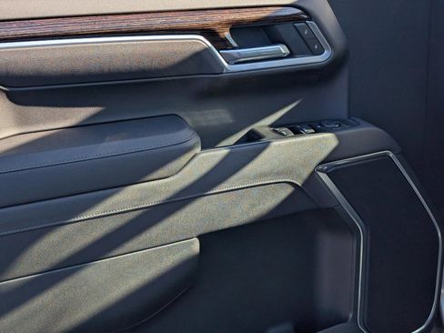 New 2026 GMC Sierra 1500 Elevation w/ LPO, Elevation Black Package image 19