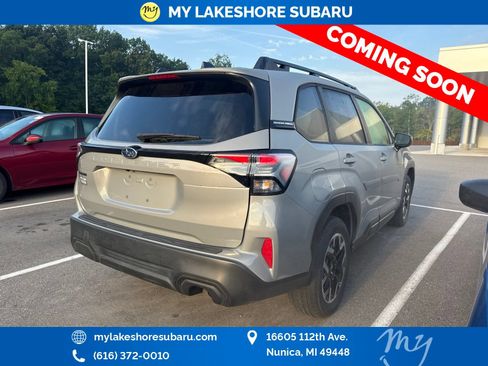 Used 2025 Subaru Forester Premium AWD/4WD image 8