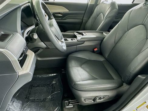 Used 2024 Toyota Grand Highlander FWD image 9