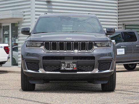 Used 2025 Jeep Grand Cherokee L Laredo w/ Trailer Tow Package AWD/4WD image 9
