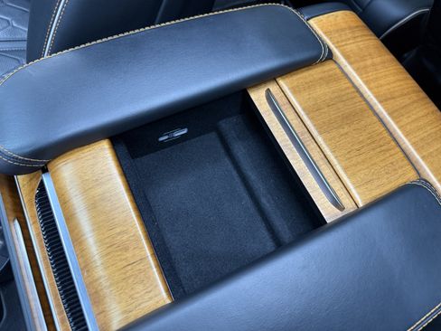 Used 2022 Jeep Grand Wagoneer Series III image 23