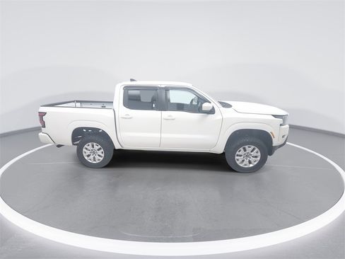 Used 2022 Nissan Frontier SV image 8