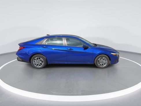 New 2026 Hyundai Elantra Hybrid FWD image 9