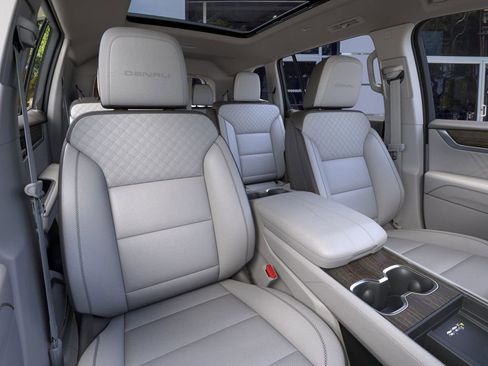 New 2026 GMC Acadia Denali w/ Super Cruise Package image 16