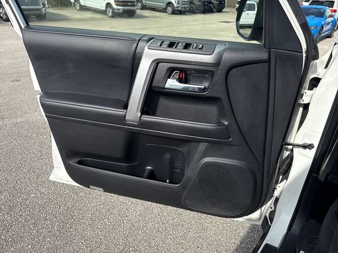 Used 2022 Toyota 4Runner SR5 Premium w/ Moonroof Package RWD image 14