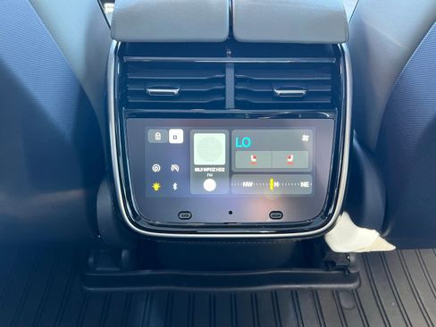 Used 2022 Rivian R1T Launch Edition image 47