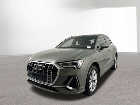Used 2025 Audi Q3 2.0T Premium image 24