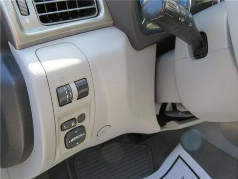 Used 2009 Subaru Forester 2.5X Limited image 11