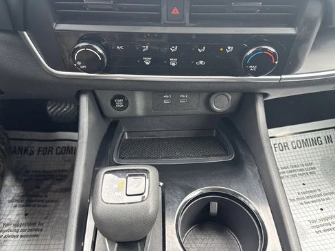 Used 2024 Nissan Rogue S image 15
