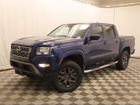 Used 2022 Nissan Frontier SV image 3