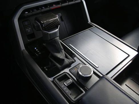 Used 2024 Toyota Tundra Platinum image 16