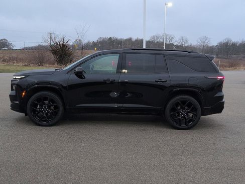Used 2024 Chevrolet Traverse RS w/ LPO, Floor Liner Package image 2