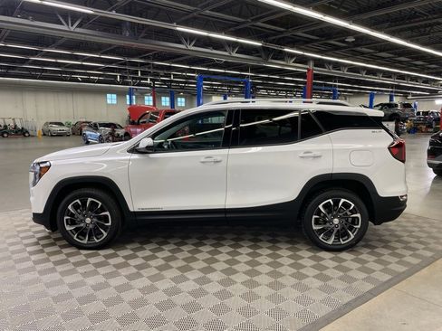 Used 2022 GMC Terrain SLT image 5