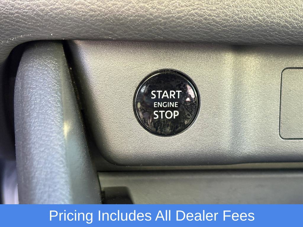 Used 2025 Nissan Rogue S AWD/4WD image 15