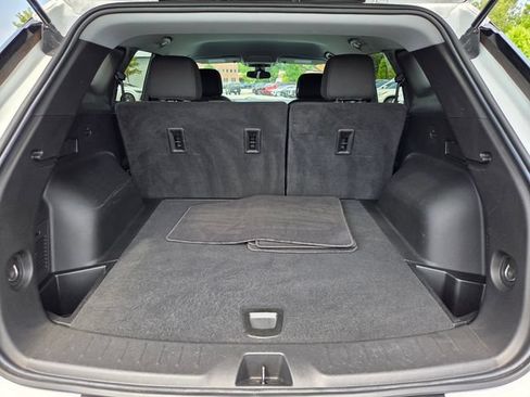 Used 2022 Chevrolet Blazer LT FWD image 16