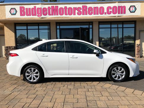 Used 2024 Toyota Corolla LE image 1