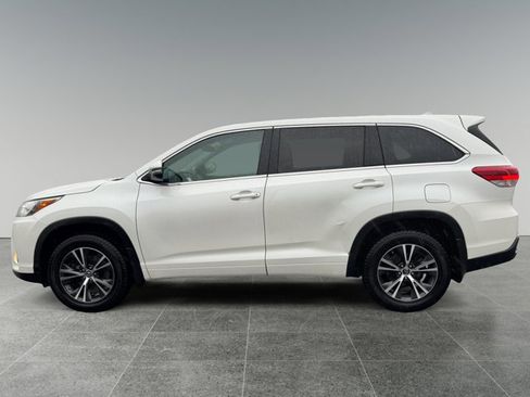 Used 2018 Toyota Highlander Plus image 2