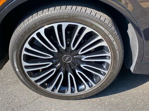 Used 2023 Lincoln Aviator Black Label w/ Class IV Trailer Tow Package AWD/4WD image 5