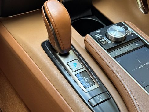 Used 2018 Lexus LC 500 Coupe w/ Touring Package RWD image 16
