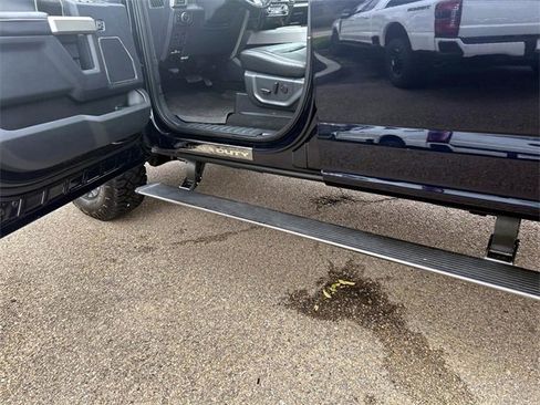 Used 2022 Ford F250 Lariat w/ Tremor Off-Road Package image 28