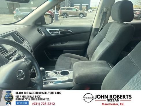 Used 2015 Nissan Pathfinder SV w/ Trailer Tow Package image 9