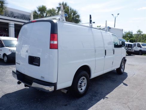 Used 2020 Chevrolet Express 2500 w/ Communications Package RWD image 9