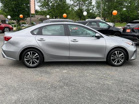 Used 2024 Kia Forte LXS FWD image 9
