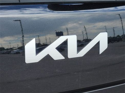 Used 2023 Kia Soul LX image 11