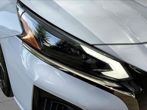 Certified 2024 Nissan Altima 2.5 SR FWD image 27