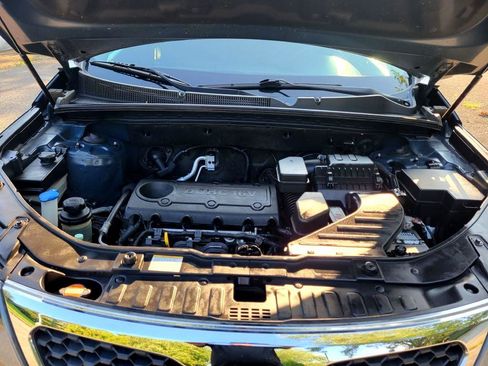 Used 2011 Kia Sorento LX image 9