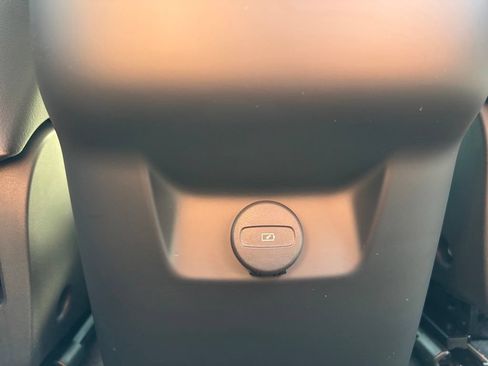 Certified 2026 Volvo XC90 B6 Plus w/ Protection Package Premier AWD/4WD image 25