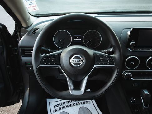 Used 2022 Nissan Sentra S image 11