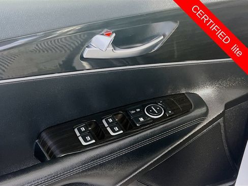 Used 2019 Kia Sorento FWD V6 image 18